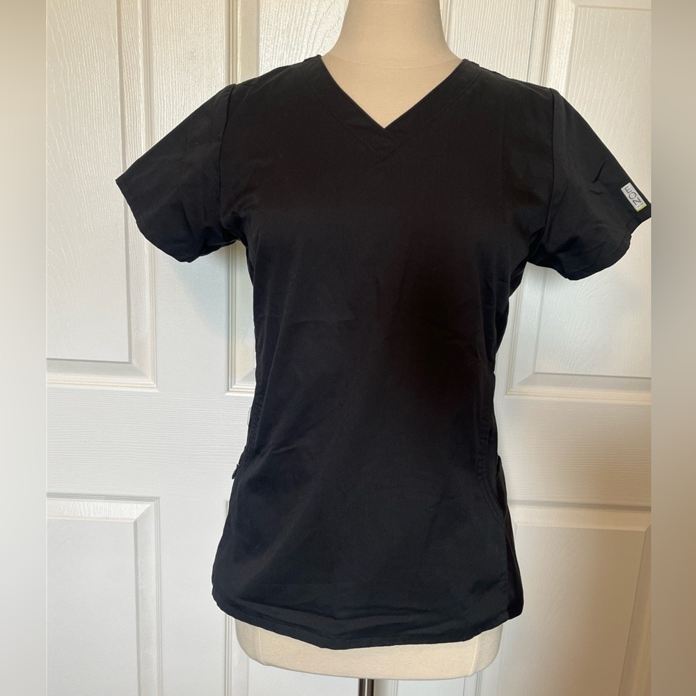 Eon Active small black scrub top